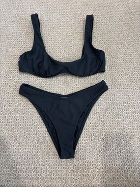 Montce dark grey Underwire Scoop Bikini Set